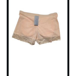 Hey girl Beige Padded Shapewear Shorts with White Lace Trim M NWT